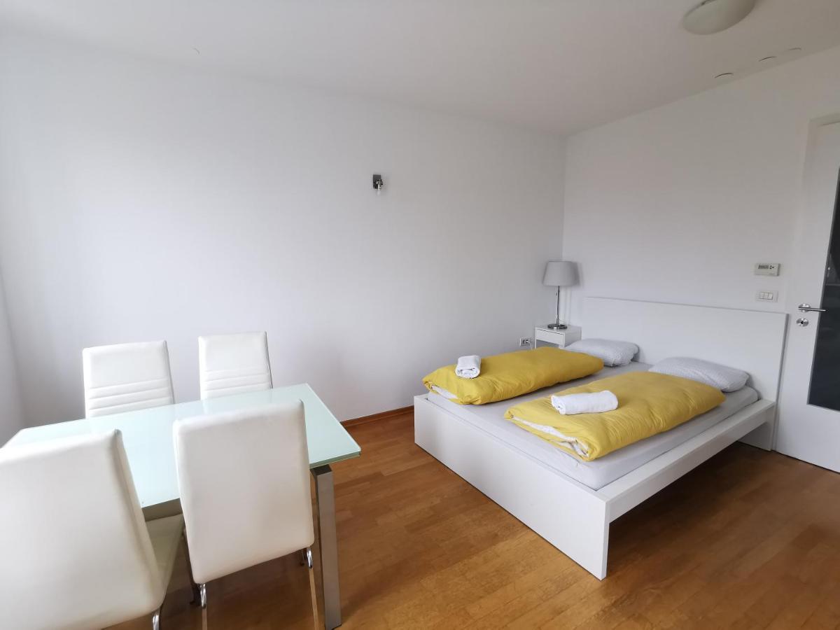 Trnovo With Free Parking Apartman